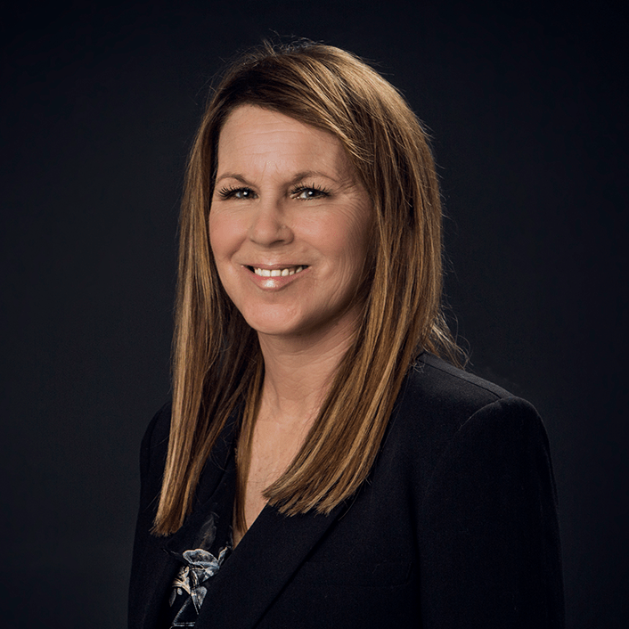 Traci-Headshot-2021 Traci-Headshot-2021
